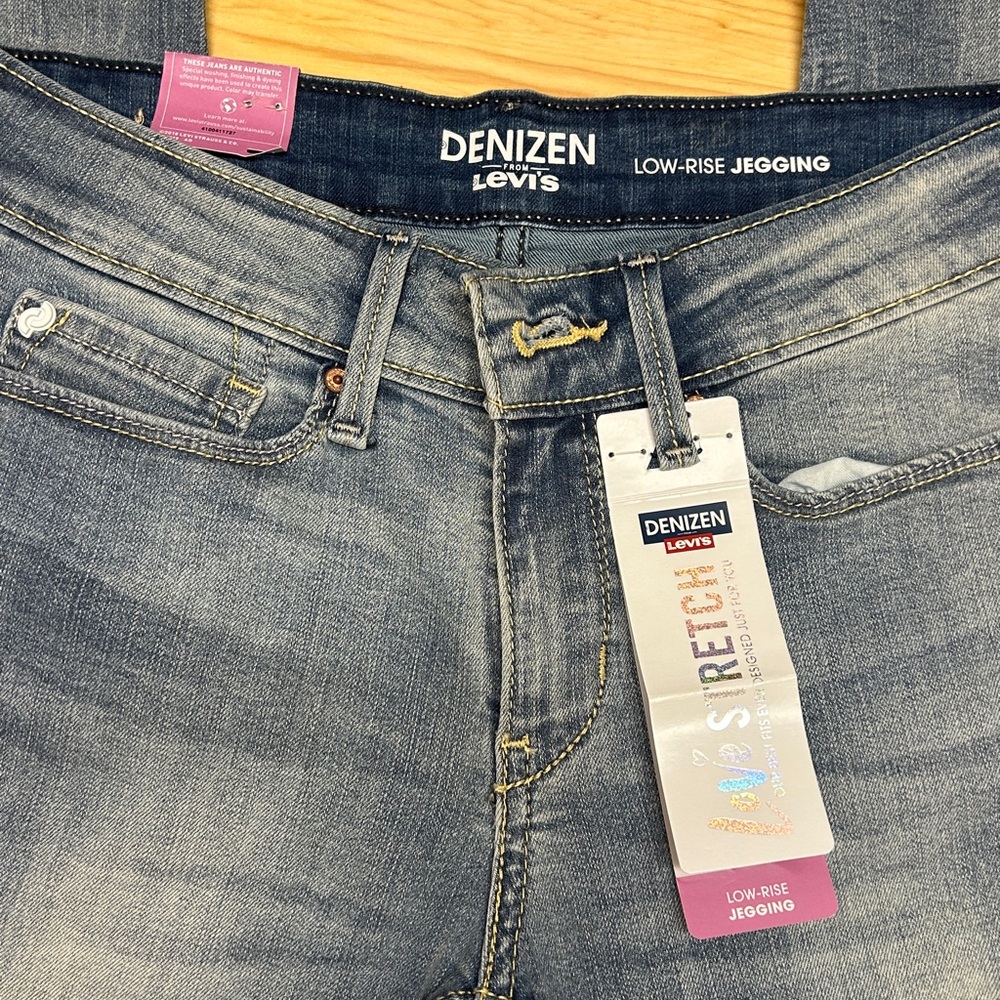 Levi’s Low Rise Jegging - Picture 4 of 9